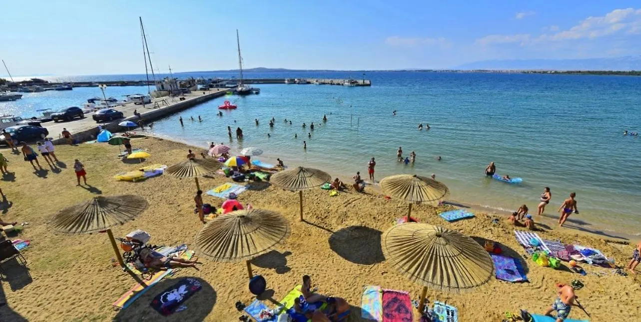 Apartment Charly Mobile-Home Privlaka  Croatia